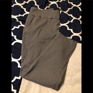 Printed black and white skinny leg crop pants